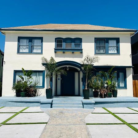The Wilshire Metro Hostel Los Angeles Bagian luar foto