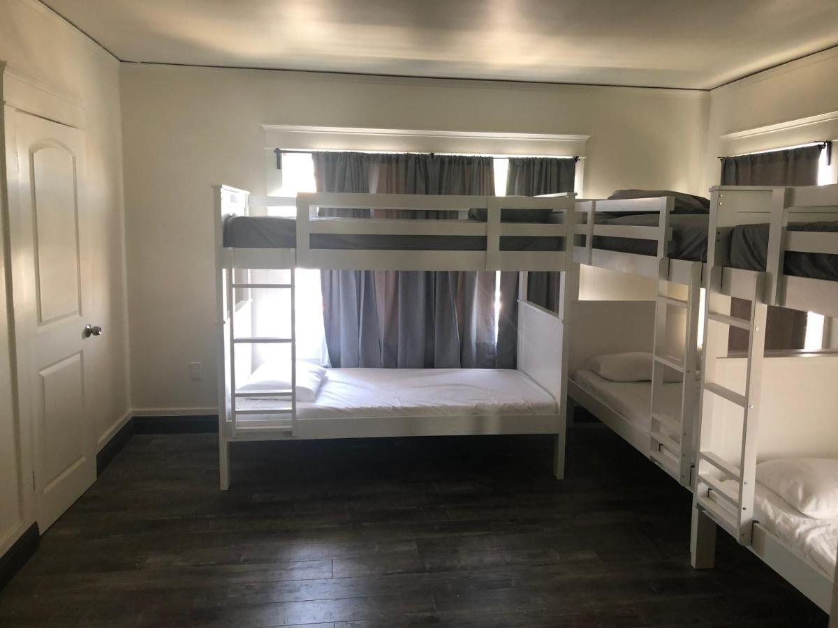 The Wilshire Metro Hostel Los Angeles Bagian luar foto