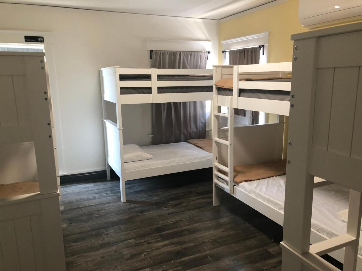 The Wilshire Metro Hostel Los Angeles Bagian luar foto